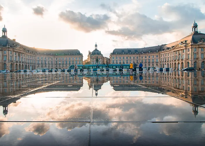 Outsite Bordeaux - Work, Connect, Explore