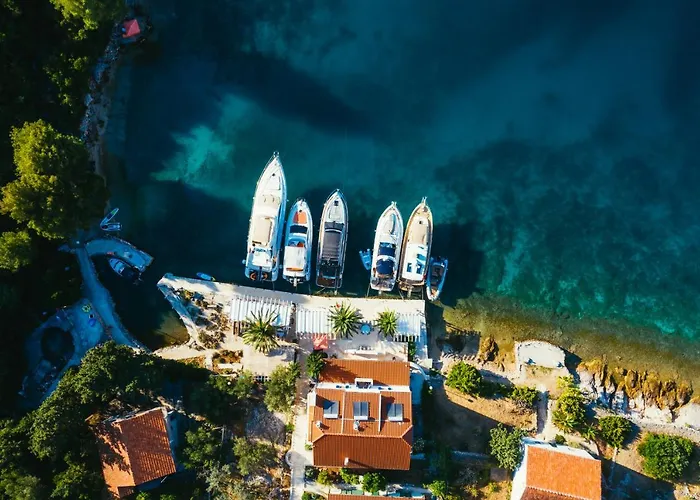 Villa Rava Hotel & Restaurant