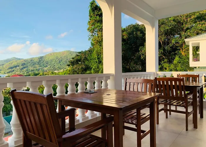 Oceanic View Apartments Beau Vallon 
