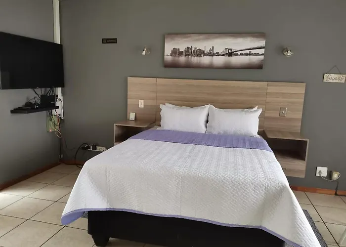Mia Hills Guest House Hartbeespoort