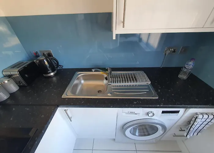 New Self Contained Flat,In Hayes, Free Parking Hotel Northolt 