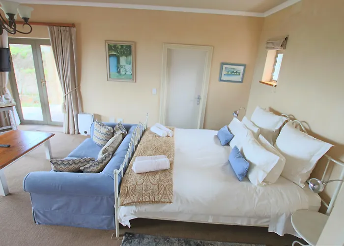 On The Cliff Guest House Hermanus