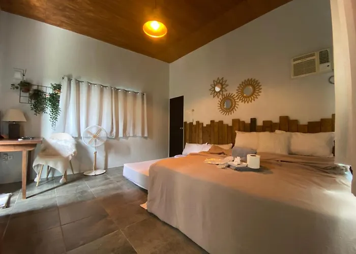 Hilltop Cabins Calatagan