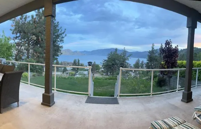 Heart Of Peachland Hotel