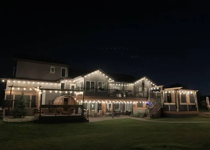 Dragonfly Inn Loft Suite Sherwood Park
