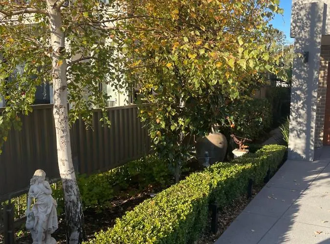 -The Garden Room - With Private Entrance & Private Bathroom Wentworthville
