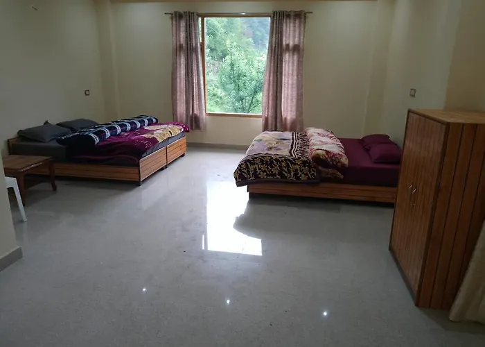 River Mount Guest House & Cafe Jari