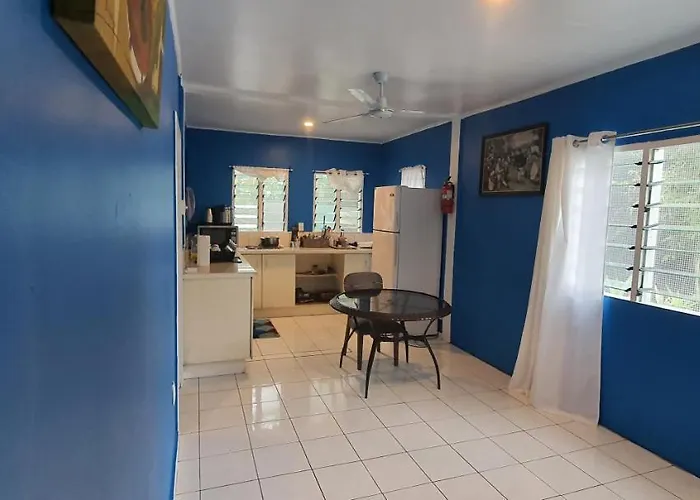 Lynn'S Getaway Guest House Apia