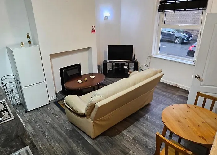 The Luxe - Entire House Hotel Huddersfield