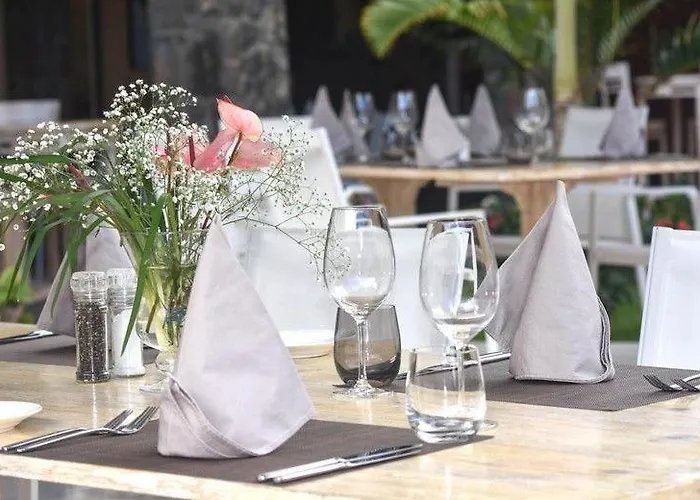 Hacienda Plaza Hotel Pereybere Beach