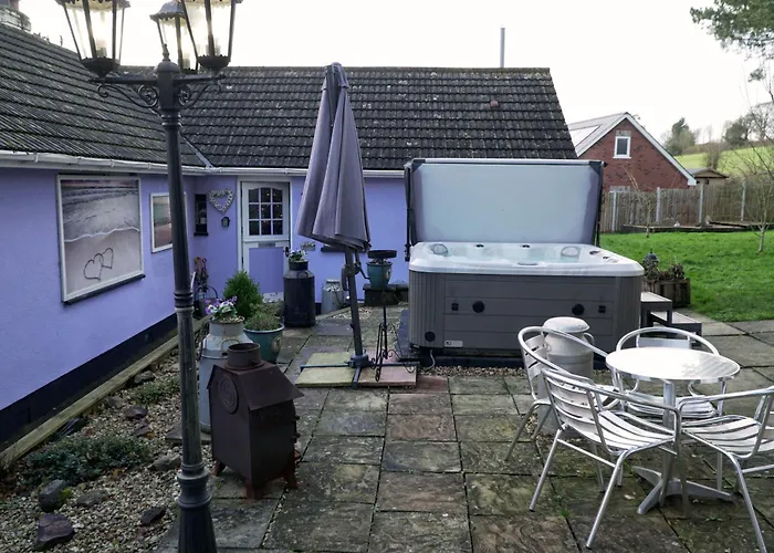 Hot Tub Hideaway Hotel Hemyock