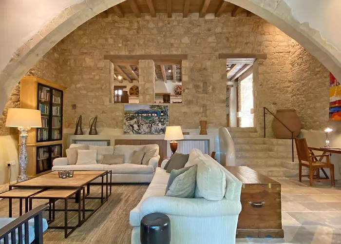 Apokryfo Traditional Guesthouse Lofou