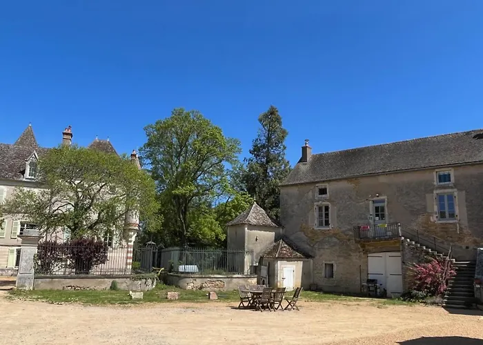 Chateau Du Mauny, Gites Et Chambres D'Hotes En Bourgogne Rosey