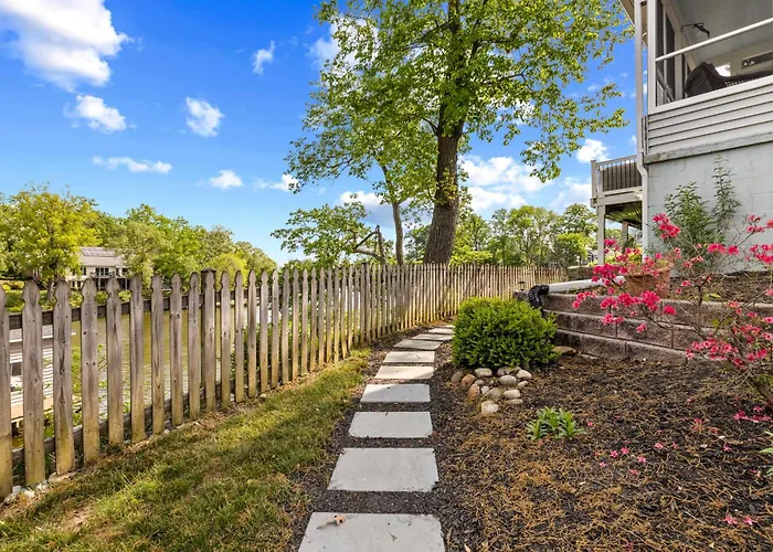 Riverview Retreat On Warehouse Creek Edgewater