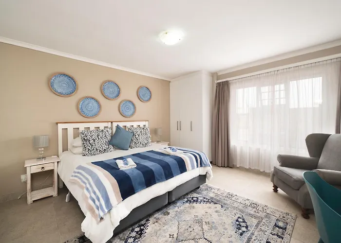 Admirals Lodge Guest House And Brightways Self Catering Apartments Port Elizabeth
