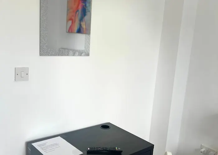 Luxury Rooms And An En-Suite Room With Free Wi-Fi Clarendon Way Colchester