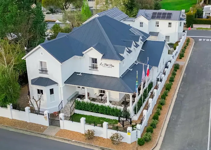 Le Petit Paris Hotel Franschhoek