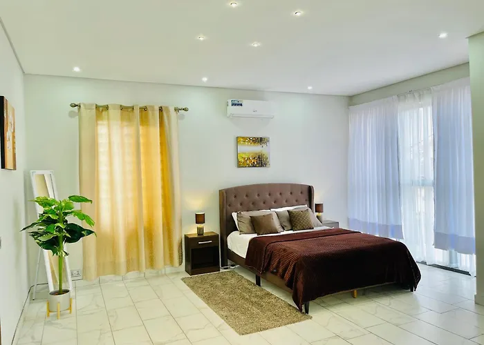 Cees Place Ogbodjo