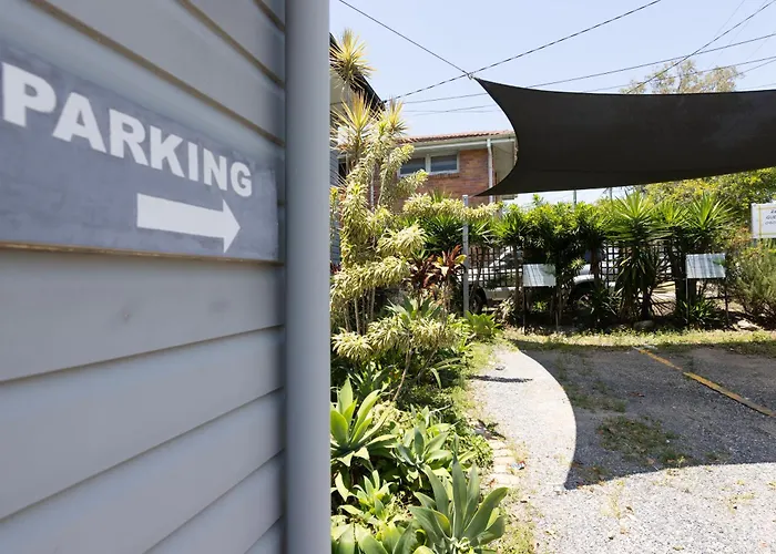 Zen Escape Guest House " Location 2" - Three Listings - Nooky Studio, Serene Loft, Chillax Rest, Zen Garden Tiny Home Brisbane