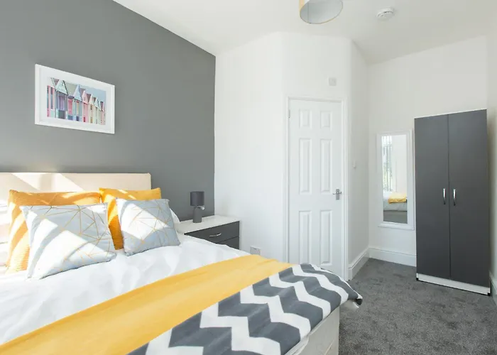 Townhouse @ 58 Brooklyn St - Crewe Hotel