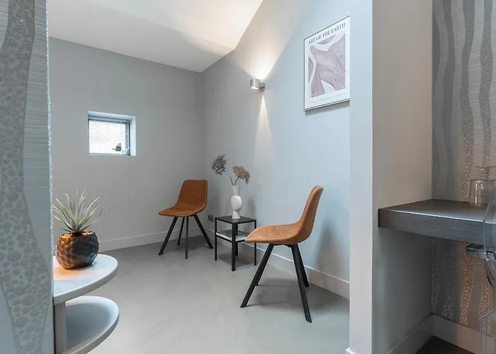 Suite With Wellness Nextdoor And Kitchen Access Oss