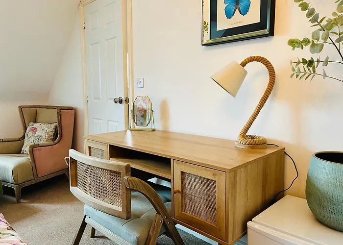 Number 2, Spacious Rooms, Near Ironbridge! Telford
