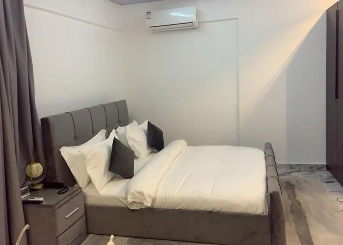 Scarlett Apartments Monrovia