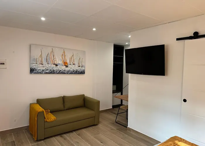 Rovior Rooms & Cafe Calafell
