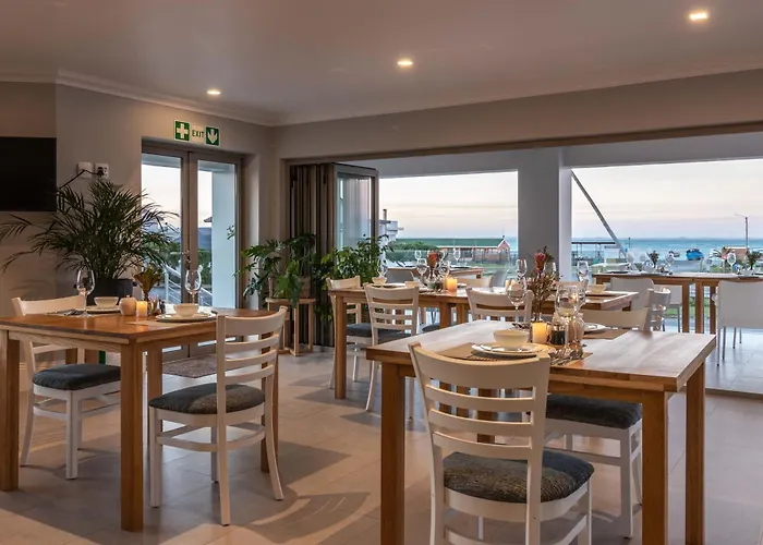Oceans Guest House & Luxurious Apartments Struisbaai