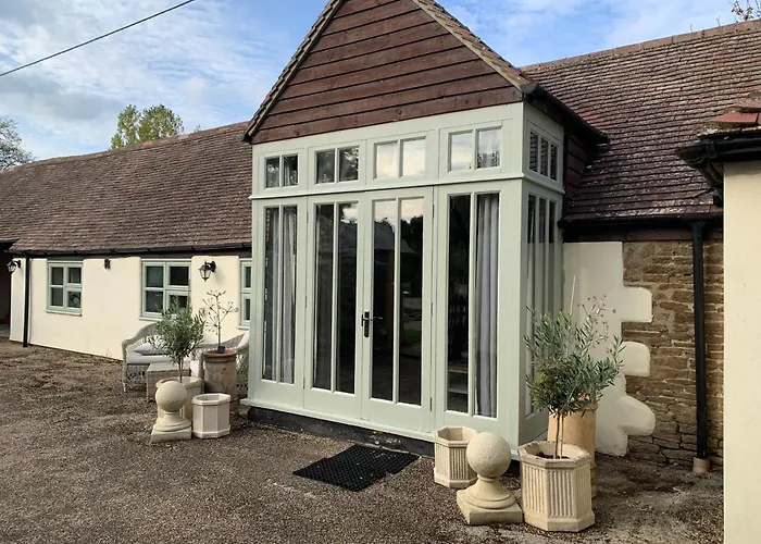 The Byre, At Cradle Barn Offering A King Suite Abingdon-on-Thames