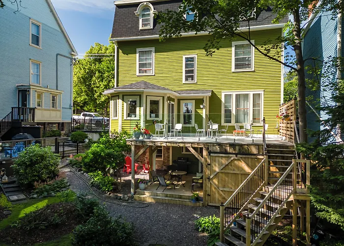 The Elizabeth Manor Guesthouse St. John's