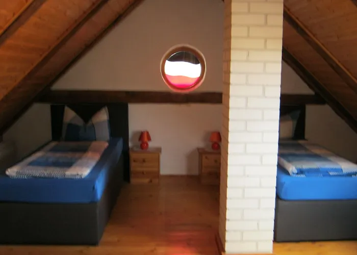 Zum Alten Schulhaus Burg 