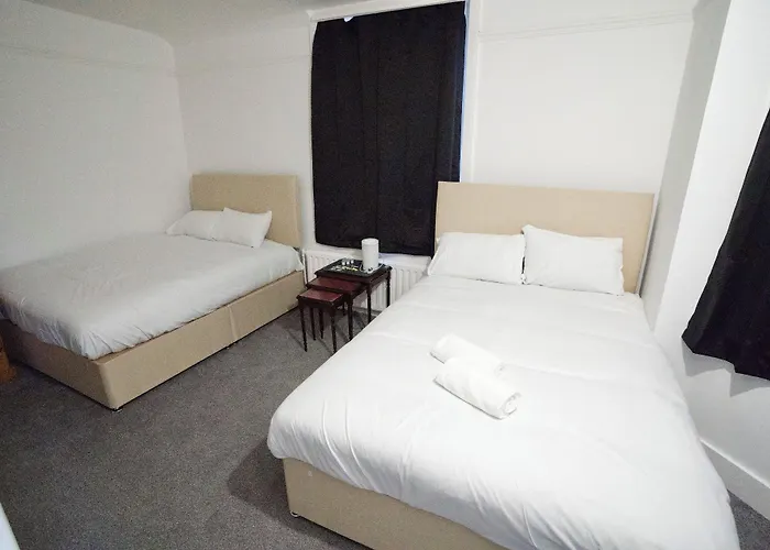 Gatwick Birchwood Lodge With Holiday Parking Horley 
