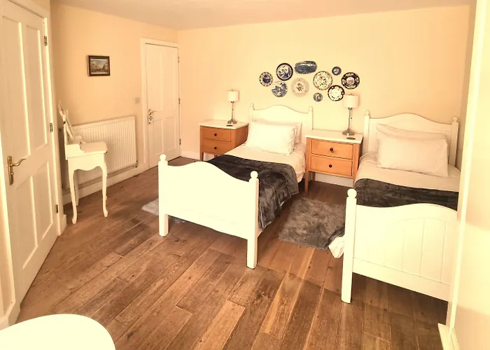 Oak Tree Rooms Ltd Brockenhurst