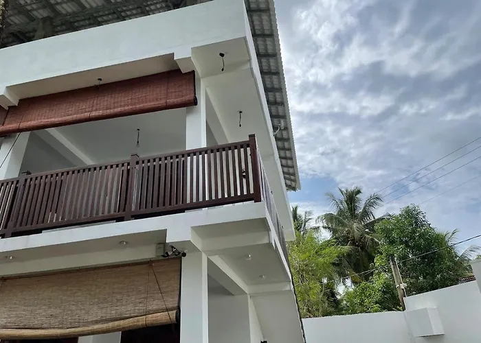 Villa Coconut Tree Angulugaha