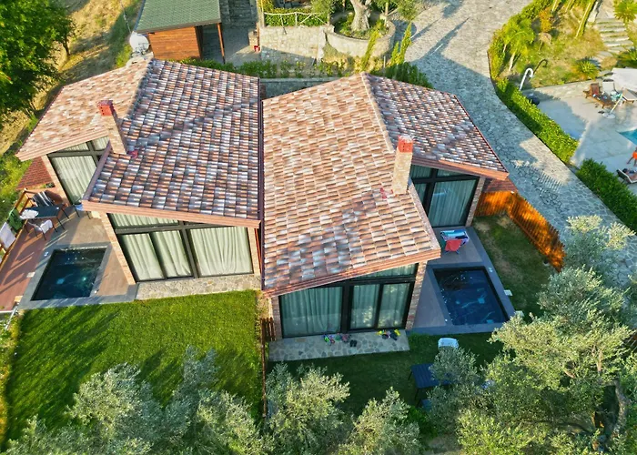 Bujtina Ajazi Hotel Golem 