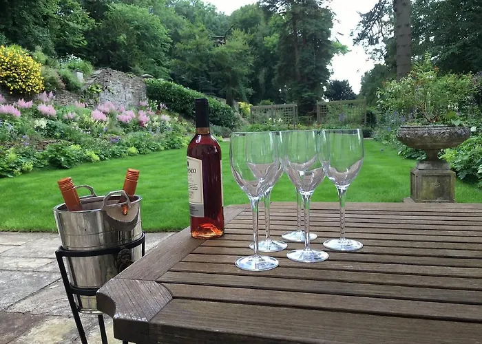 Broomfield House Glasbury