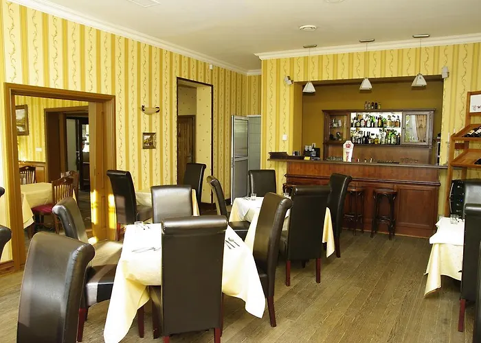 Pensjonat - Restauracja Zolty Domek Szczecinek