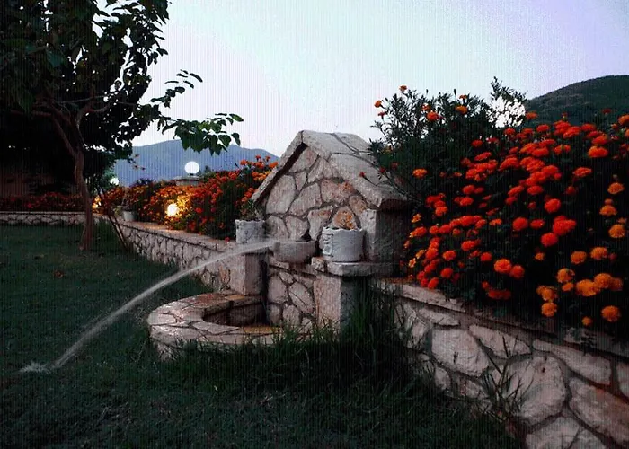 The Garden'S Studios Vlikhon