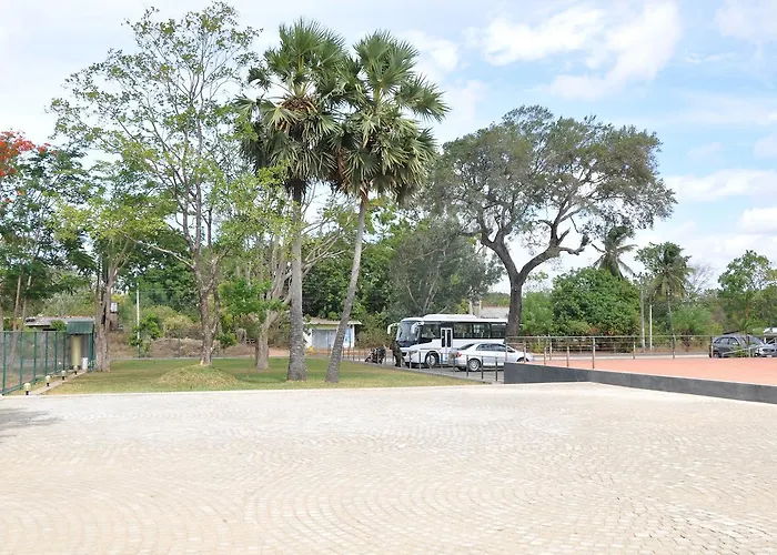 Gunners' Club - Minneriya
