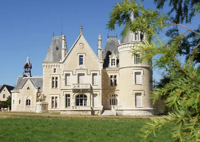 Chateau Des Chevaliers De Londigny