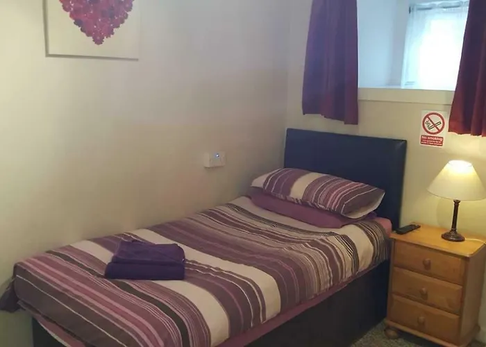 Station View Guest House Dyce