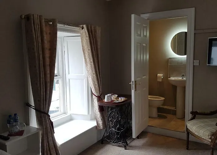 The Bounty Bar Guesthouse Trim