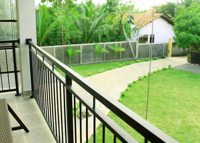 Sea Breeze Deluxe Inn Negombo